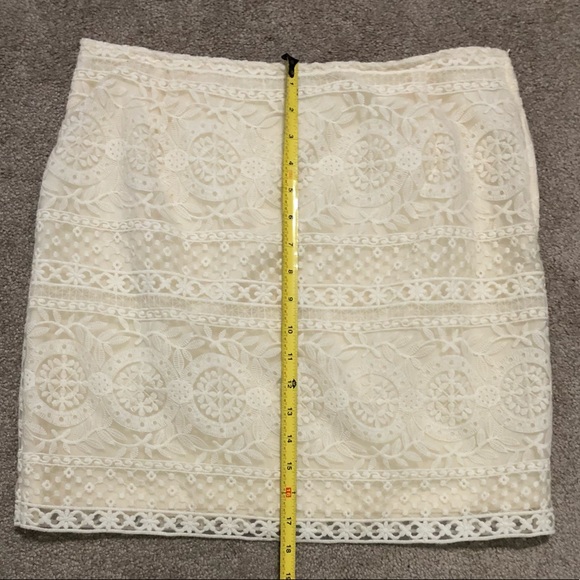 Double layered white/cream skirt - Picture 2 of 4